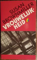 Vrouwelijkheid - Susan Brownmiller - IZGST, Boeken, Ophalen of Verzenden, Zo goed als nieuw, Susan Brownmiller