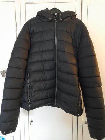 Superdry jas zwart beschikbaar voor biedingen