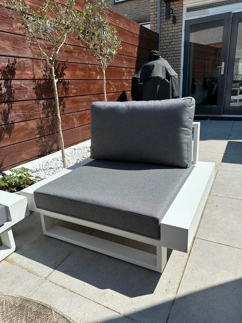 Nieuwe witte aluminium loungestoel van Exterioo, Tuin en Terras, Tuinsets en Loungesets, Nieuw, Aluminium, Stoel, Ophalen