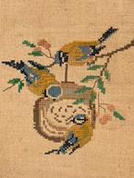 Vintage handgemaakt kruissteek borduurwerk vogels in lijst, Antiek en Kunst, Ophalen of Verzenden