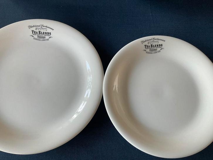 Borden tea blends PICKWICK-John Tams, Huis en Inrichting, Keuken | Servies, Zo goed als nieuw, Bord(en), Overige stijlen, Porselein