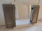 Mooie grote houten spiegel met Louvre deurtjes, oldlook, Ophalen, Zo goed als nieuw, Rechthoekig, Minder dan 100 cm