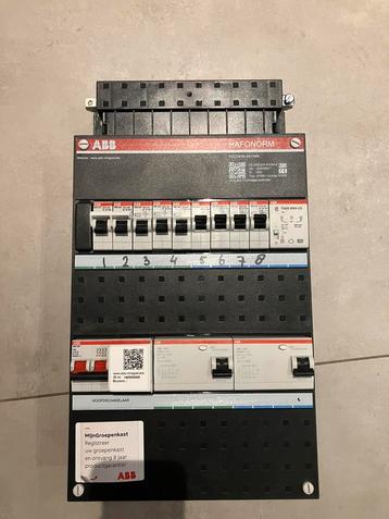 Abb 3fase meterkast met 8 groepen , kookgroep en beltravo beschikbaar voor biedingen