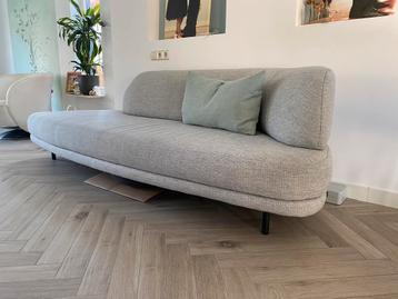 Bolia - Grace: 3 zitsbank met open einde links beschikbaar voor biedingen