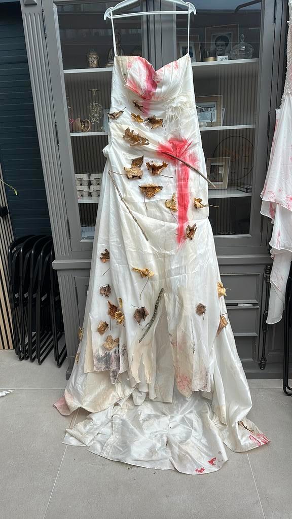 Halloween trouwjurk met sluier en tasje, Kleding | Dames, Carnavalskleding en Feestkleding, Gedragen, Kleding, Halloween, Maat 46/48 (XL) of groter