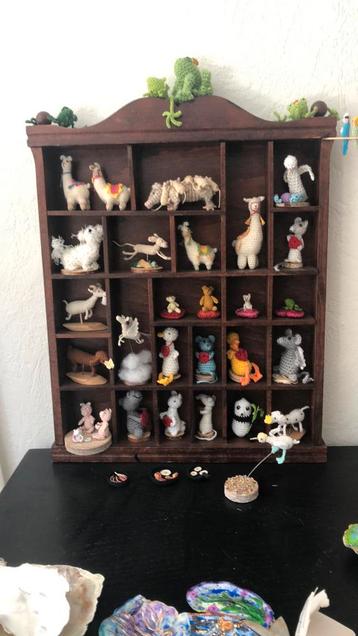 Diverse miniatuur haakwerkjes.  beschikbaar voor biedingen