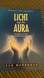 Licht op de Aura Z.g.a.n., Ophalen of Verzenden, Zo goed als nieuw, Spiritualiteit algemeen, Overige typen