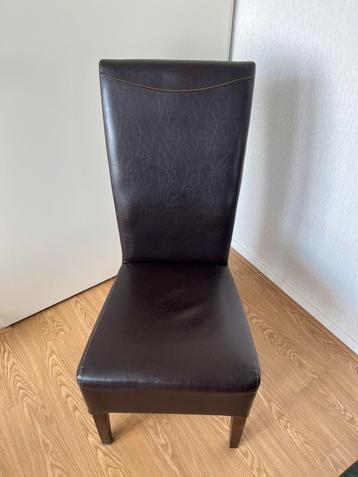 4 eettafelstoelen beschikbaar voor biedingen