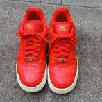 Nike air Force 1, Kleding | Dames, Schoenen, Ophalen of Verzenden, Zo goed als nieuw, Rood, Sneakers of Gympen