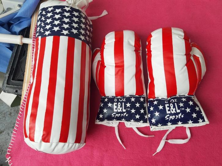 Boxset voor kinderen, 1 kg, Bokszak met bokshandschoen,, Sport en Fitness, Boksen, Zo goed als nieuw, Bokshandschoenen, Ophalen