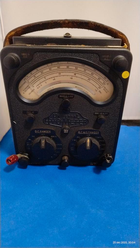 Vintage Universele Voltmeter, Antiek en Kunst, Antiek | Gereedschap en Instrumenten, Ophalen of Verzenden