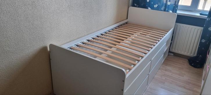 Ikea SLÄKT bed 90x200 met lades - Zo goed als nieuw!, Huis en Inrichting, Slaapkamer | Bedden, Zo goed als nieuw, Eenpersoons