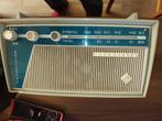 uit 1960  TELEFUNKEN  radio   25 euro, Antiek en Kunst, Antiek | Tv's en Audio, Ophalen