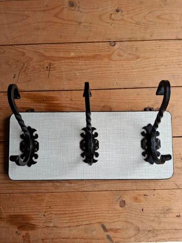 Vintage/ retro kapstokje met 3 haken ca 1965 beschikbaar voor biedingen