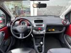 Toyota Aygo 1.0-12V Aspiration Red | Airco | Lichtmetalen ve, 4 stoelen, Alcantara, 68 pk, Origineel Nederlands