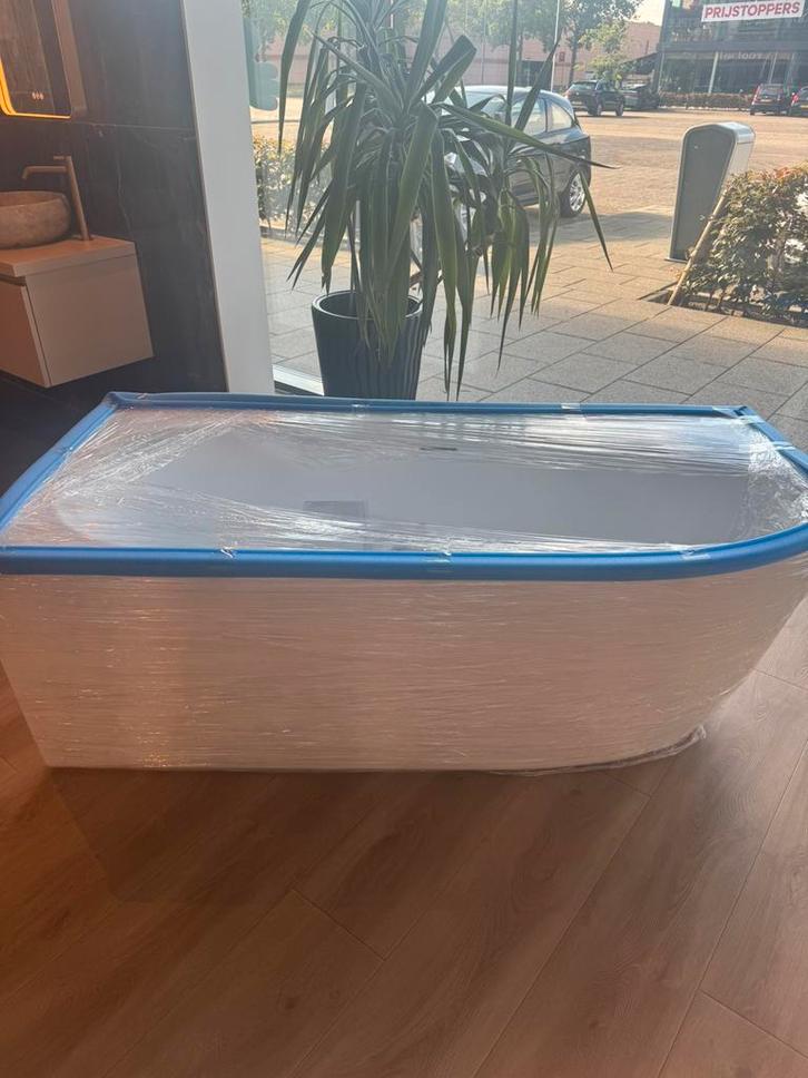 Nieuw RIHO corner bad velvet (mat) wit, 1700x800mm, Doe-het-zelf en Verbouw, Sanitair, Nieuw, Bad, Ophalen of Verzenden