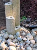 Natuurstenen waterornament met bak rooster en pomp, Tuin en Terras, Waterpartijen en Fonteinen, Ophalen, Zo goed als nieuw, Waterornament