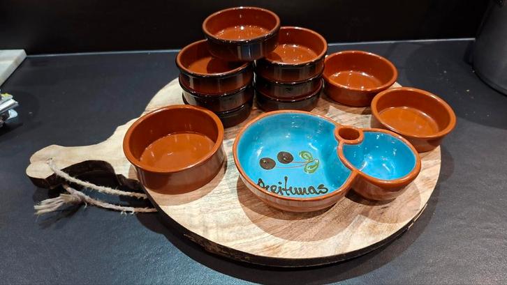 10 Tapas en 1 olijven schaaltjes & HK ronde Living plank, Huis en Inrichting, Keuken | Keukenbenodigdheden, Gebruikt, Ophalen of Verzenden