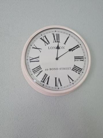Mooie Wandklok - London Design beschikbaar voor biedingen