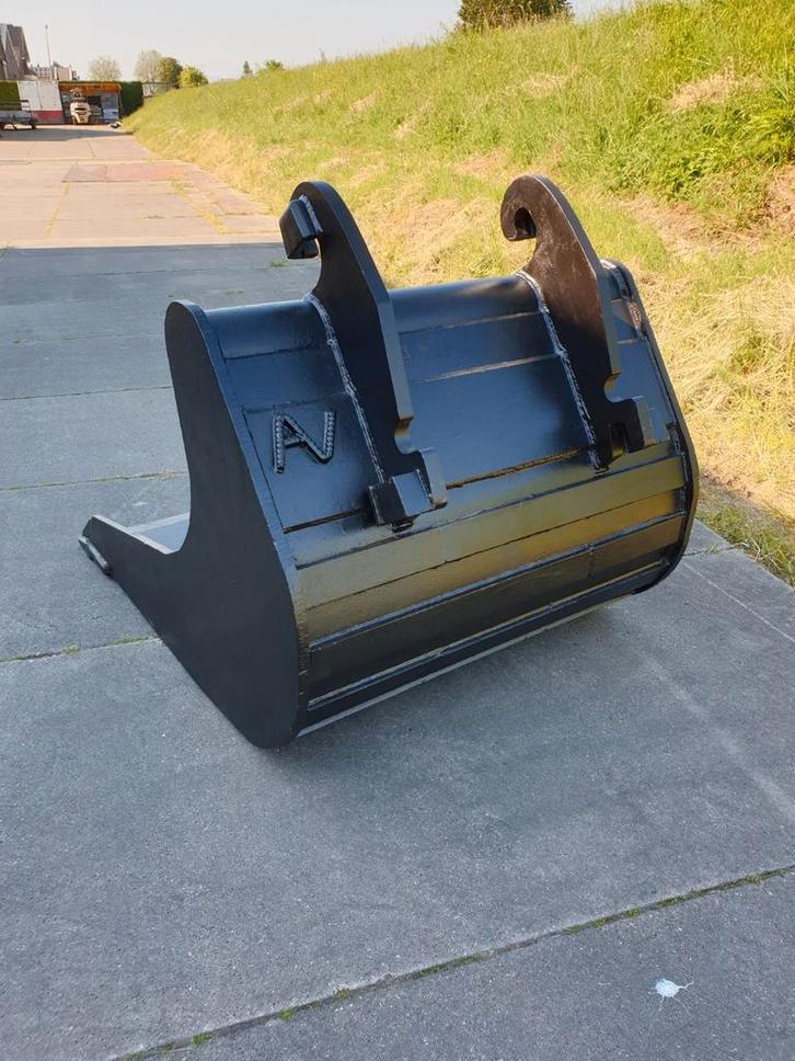 Dieplepel en hydr. kantelbak CW30 20-25 tons graafmachine, Zakelijke goederen, Machines en Bouw | Kranen en Graafmachines, Graafmachine