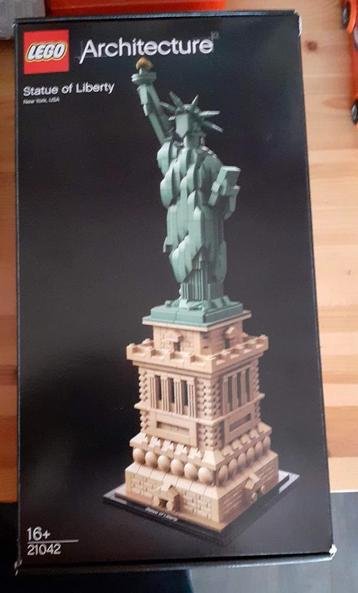 Lego architecture statue of Liberty new York 21042  beschikbaar voor biedingen