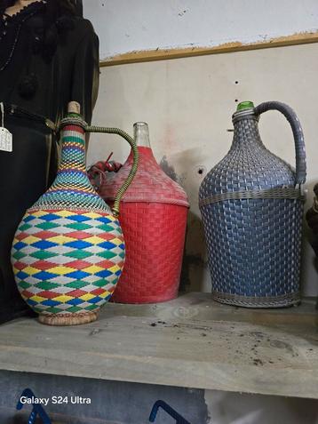 3 Zeer bijzondere Flessen  beschikbaar voor biedingen