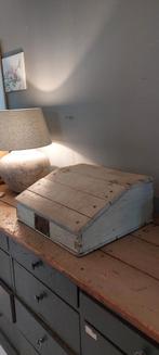 Oude Franse schrijftafel in mooie vergrijsde mint kleur, Ophalen