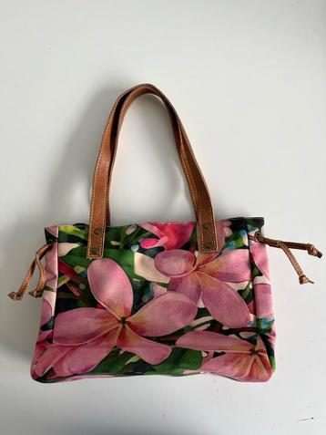 Bloemen Handtas beschikbaar voor biedingen