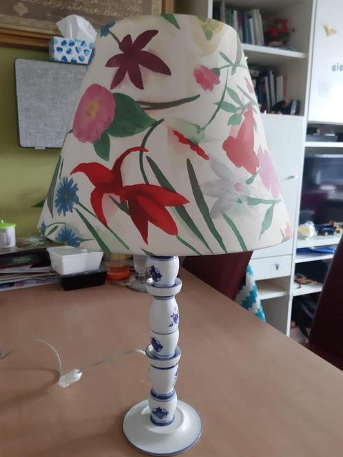 tafellamp - nachtlamp met keramische voet, Huis en Inrichting, Lampen | Tafellampen, Gebruikt, 50 tot 75 cm, Ophalen