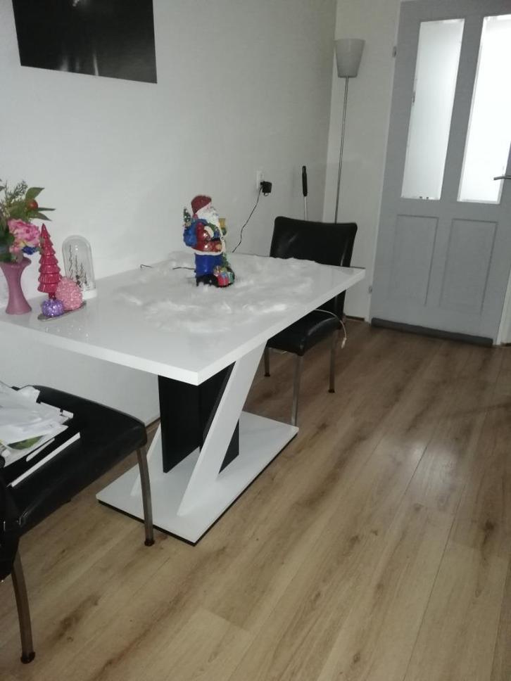 Hoogglans eettafel, Huis en Inrichting, Tafels | Eettafels, Zo goed als nieuw, 50 tot 100 cm, 150 tot 200 cm, Vier personen, Rechthoekig