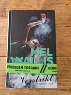 Mel Wallis de Vries - Verstrikt, Ophalen of Verzenden, Zo goed als nieuw, Mel Wallis de Vries