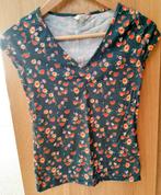 Blauwe T Shirt met bloemen patroon (maat XS/34) Clockhouse, Kleding | Dames, T-shirts, Blauw, Ophalen of Verzenden, Zo goed als nieuw