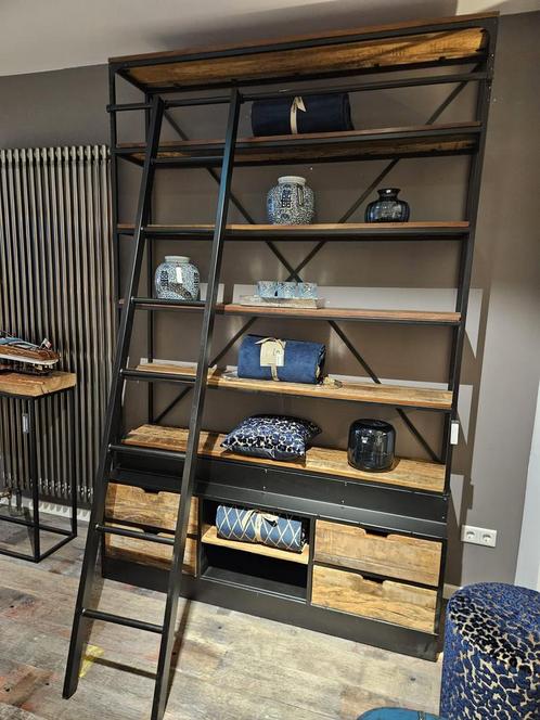 Kast staal en hout, Huis en Inrichting, Kasten | Boekenkasten, Zo goed als nieuw, 150 tot 200 cm, 200 cm of meer, 25 tot 50 cm