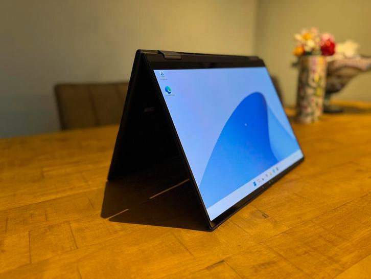 Dell Inspiron 16 7630 2-in-1 (2023) + Surface Mouse, Computers en Software, Windows Laptops, Zo goed als nieuw, 16 inch, SSD, 2 tot 3 Ghz