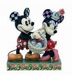 Disney traditions mickey en minnie pasen met doos, Ophalen of Verzenden, Mickey Mouse, Zo goed als nieuw, Beeldje of Figuurtje