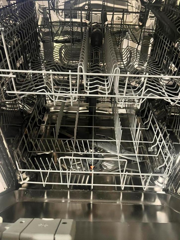 Gratis vaatwasser *DEFECT*, Witgoed en Apparatuur, Vaatwasmachines, Niet werkend, Inbouw, Minder dan 85 cm, Ophalen