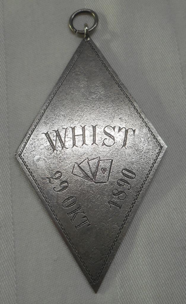 Zilveren Draagteken Speelgezelschap Whist uit 1890 nr.202, Sieraden, Tassen en Uiterlijk, Antieke sieraden, Overige typen, Zilver