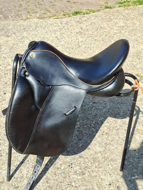 Te koop: Dressuurzadel Anatomica Orion & Frank Baines Encore, Dieren en Toebehoren, Paarden en Pony's | Zadels, Zo goed als nieuw