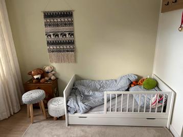 Meegroeibed 0-6 jaar, helemaal compleet! Incl beddengoed etc beschikbaar voor biedingen