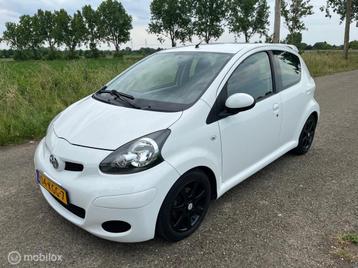 Toyota Aygo 1.0-12V Airco/74 DKM/Sportieve uitvoering beschikbaar voor biedingen