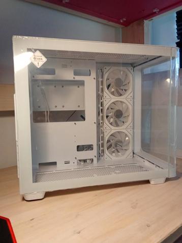 Pc behuizing beschikbaar voor biedingen