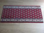 Mooi roodkleurig kleed 60cm x 120cm, Huis en Inrichting, Stoffering | Tapijten en Kleden, 100 tot 150 cm, Zo goed als nieuw, Rechthoekig