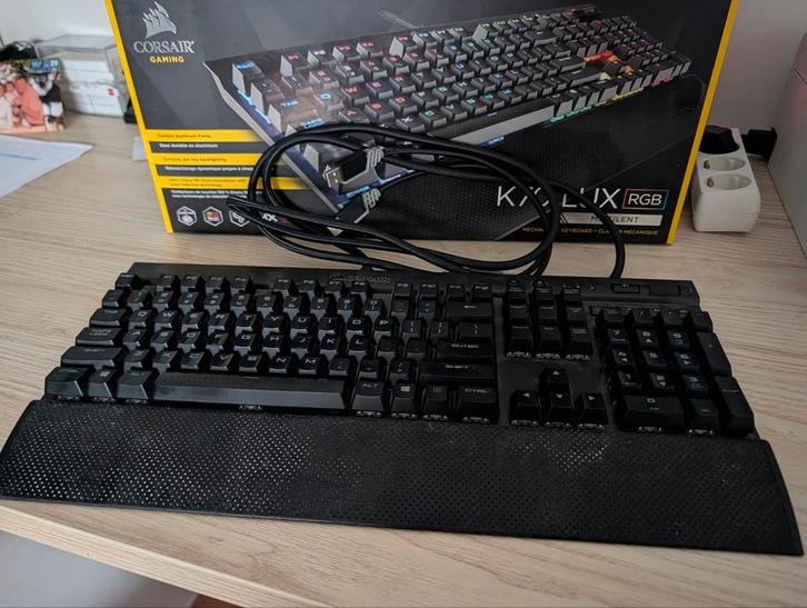 Corsair Gaming K70 LUX RGB, Computers en Software, Toetsenborden, Gebruikt, Qwerty, Bedraad, Ergonomisch, Gaming toetsenbord, Multimediatoetsen