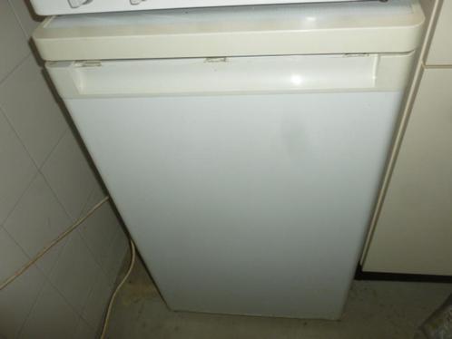 Goede nette schone koelkast met vriesvak, Witgoed en Apparatuur, Koelkasten en IJskasten, Gebruikt, Met vriesvak, Minder dan 85 cm