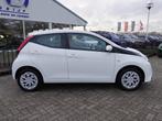 Toyota Aygo 1.0 VVT-i x-play GR. SCHERM | CARPLAY | AIRCO |, Auto's, Voorwielaandrijving, Stof, Gebruikt, Euro 6