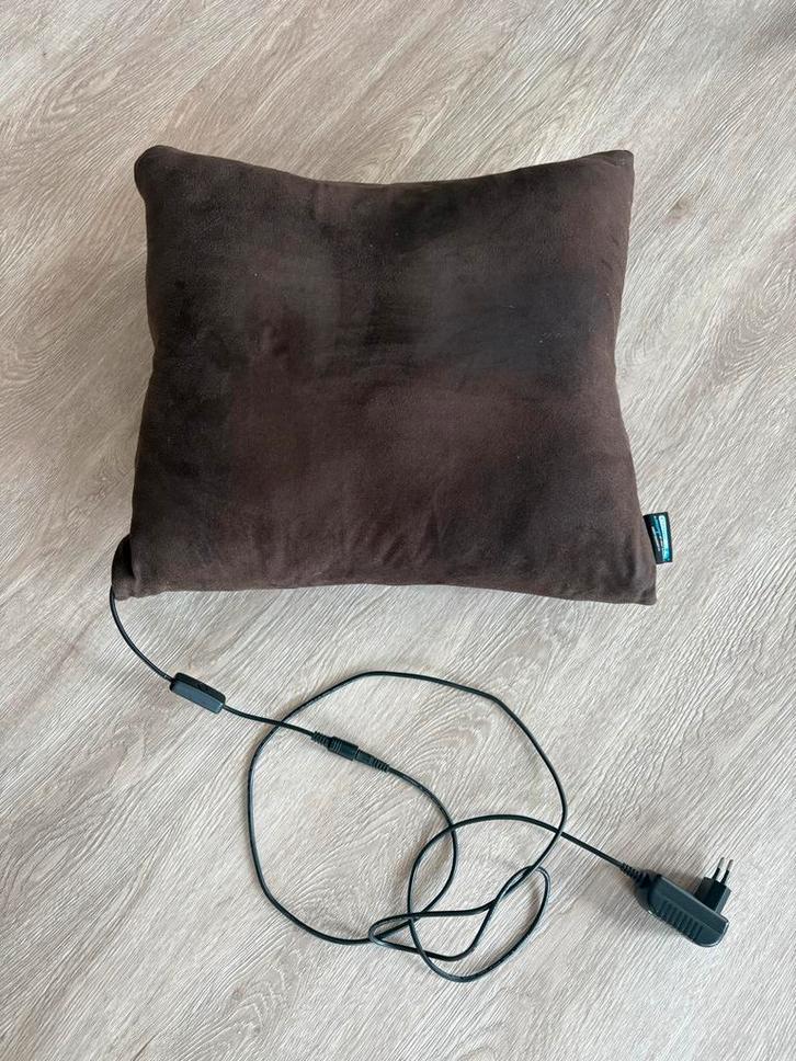 Comfy massagekussen, oplaadbaar, bruin suede, 40x40cm, Huis en Inrichting, Woonaccessoires | Kussens, Zo goed als nieuw, Bruin