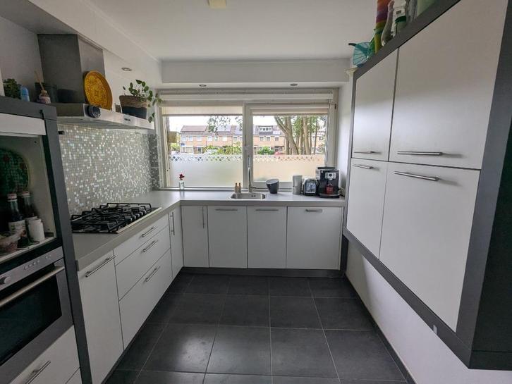 Leuke keuken, Huis en Inrichting, Keuken | Complete keukens, Gebruikt, Hoekkeuken, Wit, Kunststof, Ophalen