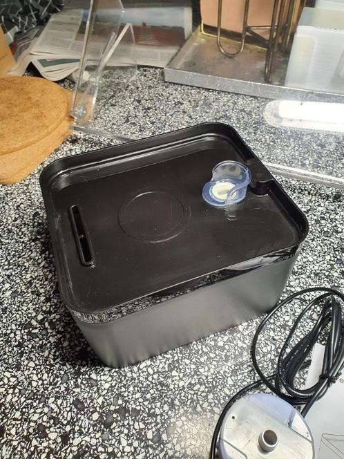 PawPoll Kattenfontein, 2,2 liter drinkfontein voor Katten, Dieren en Toebehoren, Kattenvoerbakken en Drinkbakken, Zo goed als nieuw