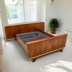 Vintage hout bed | vintage ledikant |twijfelaar | slaapkamer, Bruin, Vintage, 190 cm of minder, Niet bekend