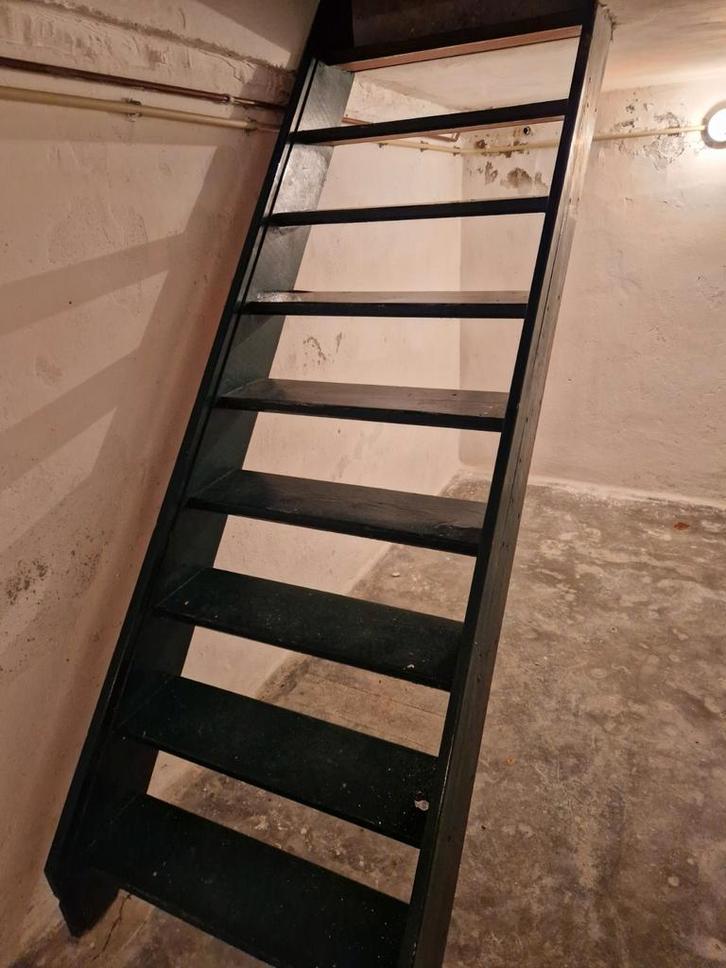 Houten keldertrap, Doe-het-zelf en Verbouw, Ladders en Trappen, Gebruikt, Trap, Minder dan 2 meter, Ophalen